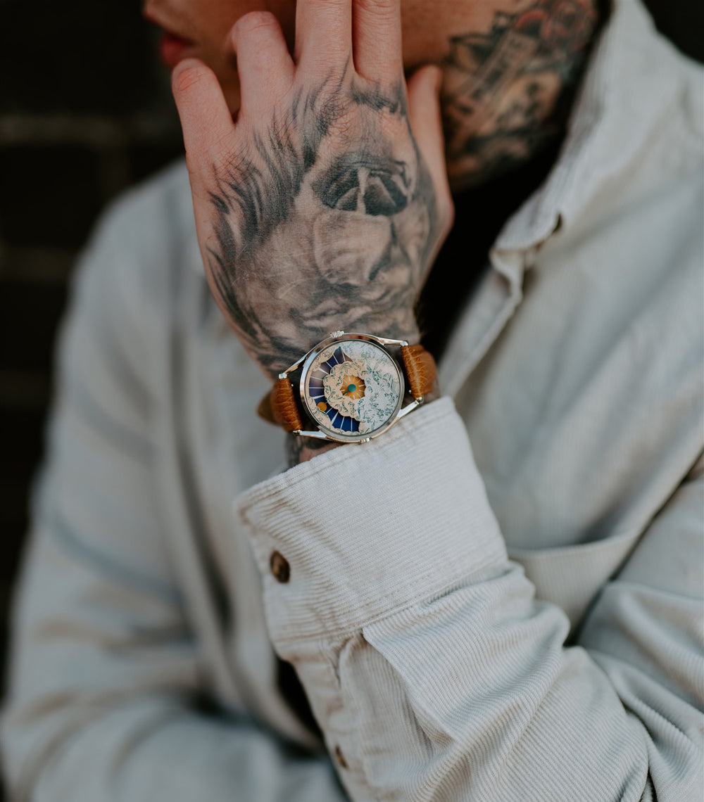Nuage watch on wrist