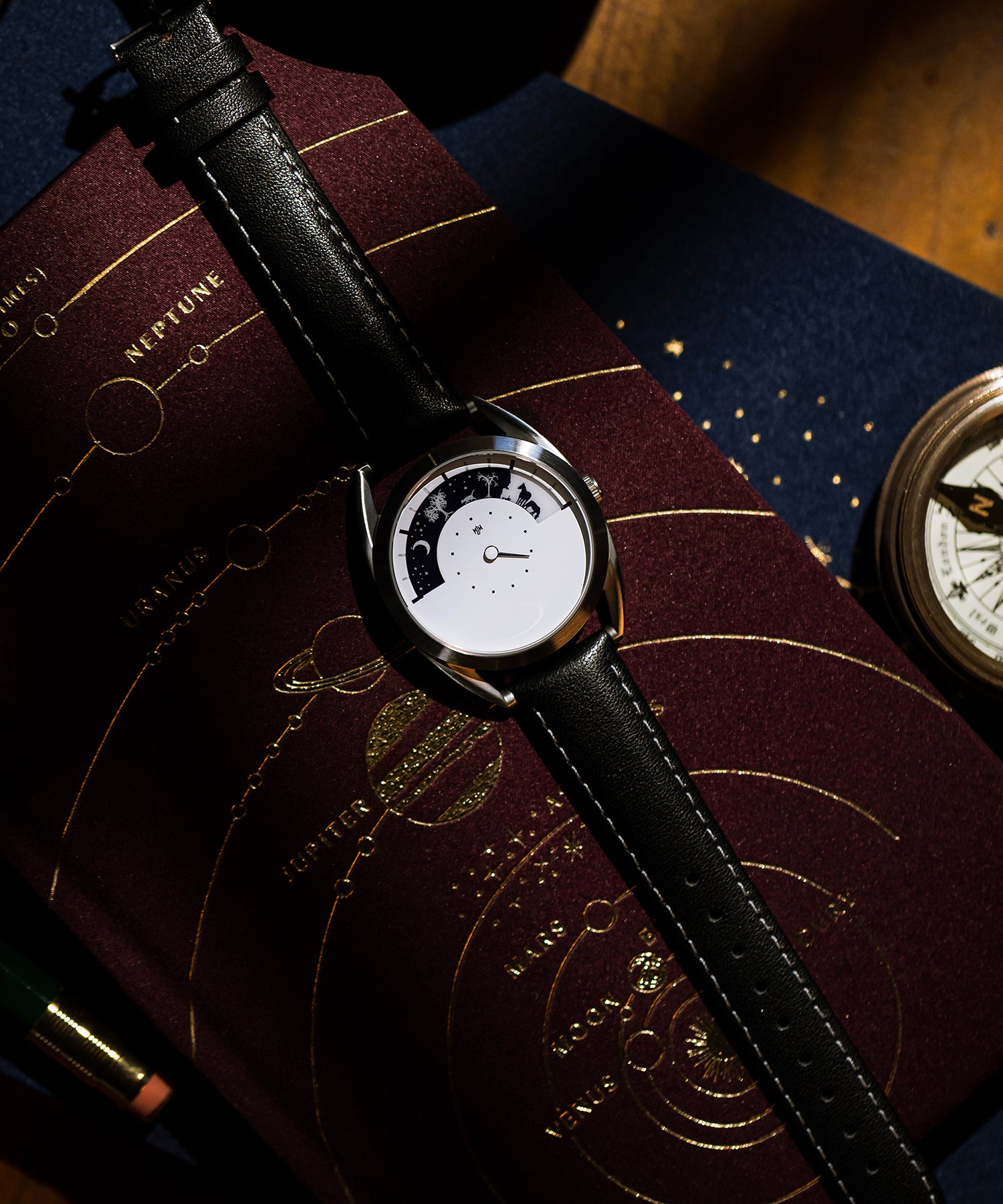 Wachifield Dayan with Moon☆置時計 Sun and Moon – Mr Jones Watches