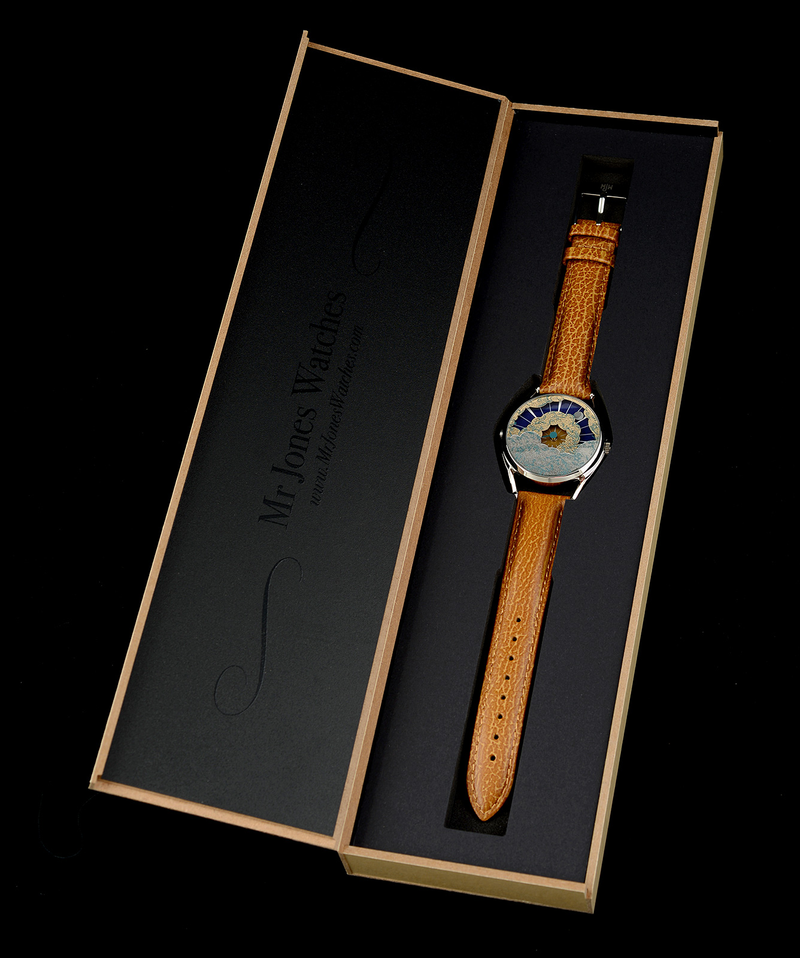 Nuage watch in box
