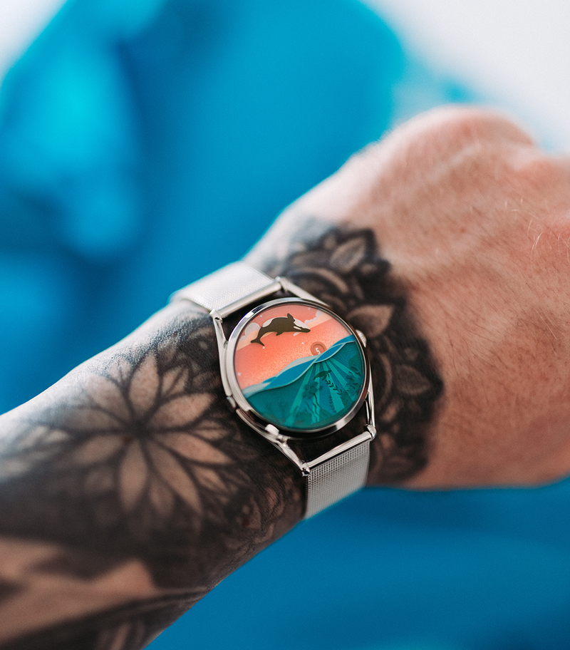 Mare Adesso watch worn on tattooed wrist
